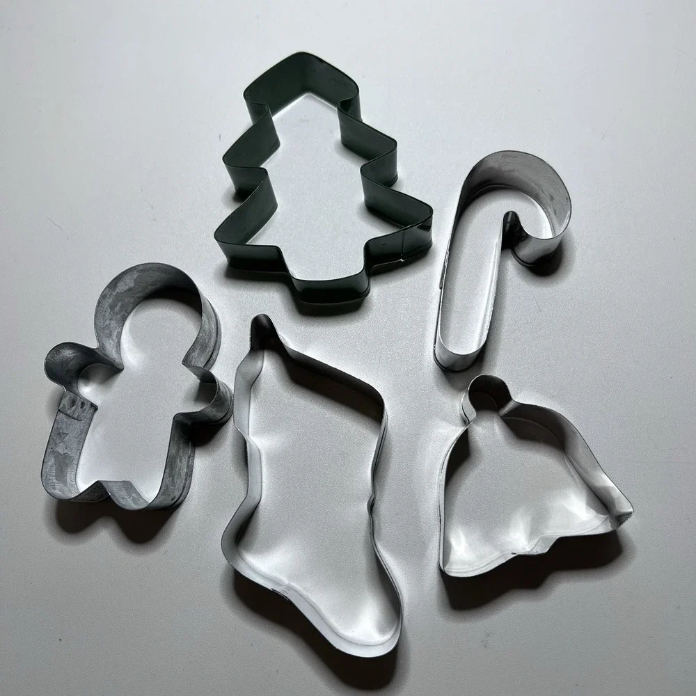 5 Vtg Metal Christmas Cookie Cutters Gingerbread Candy Cane Stocking Bell Tree‎